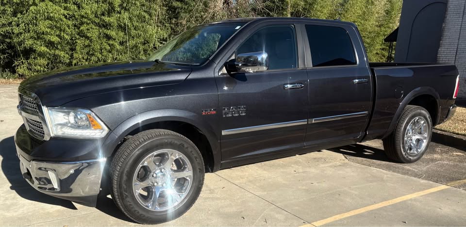 2014 RAM Ram 1500 Pickup Laramie's photo