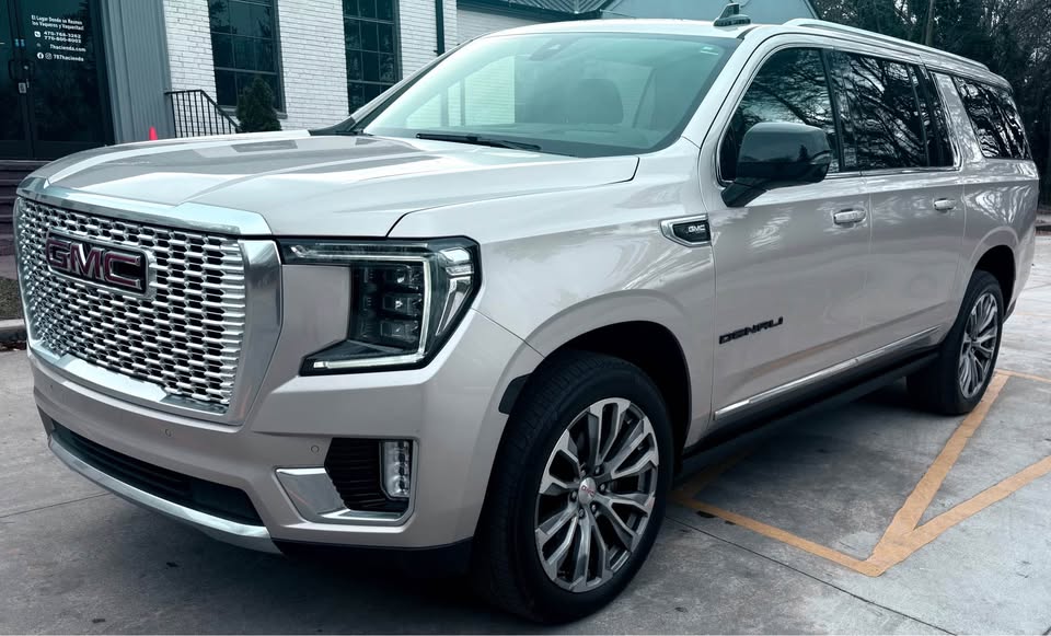 2021 GMC Yukon XL Denali's photo