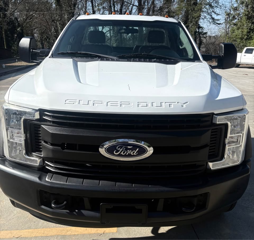 2018 Ford F-450 Super Duty Chassis Cab XL