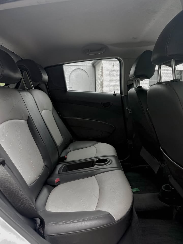 2015 Chevrolet Spark 2LT - Photo 13
