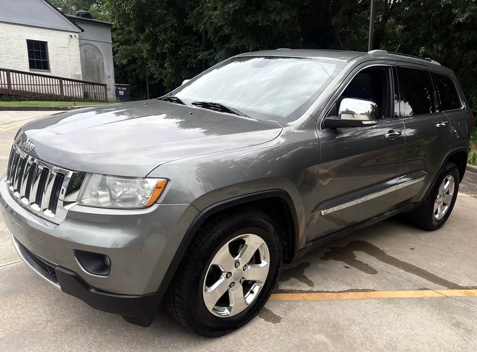 2011 Jeep Grand Cherokee Limited's photo
