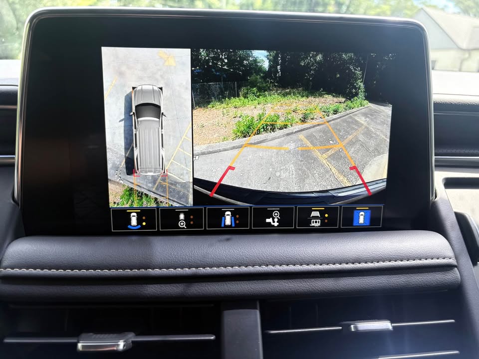 2022 GMC Yukon SLT - Photo 11