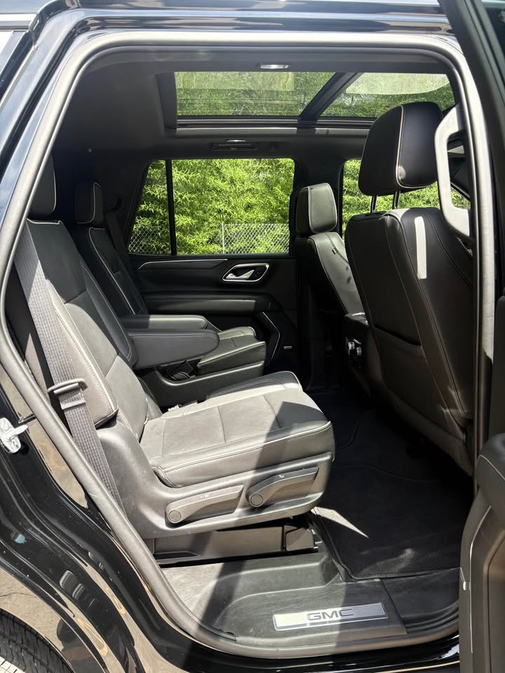 2022 GMC Yukon SLT - Photo 7