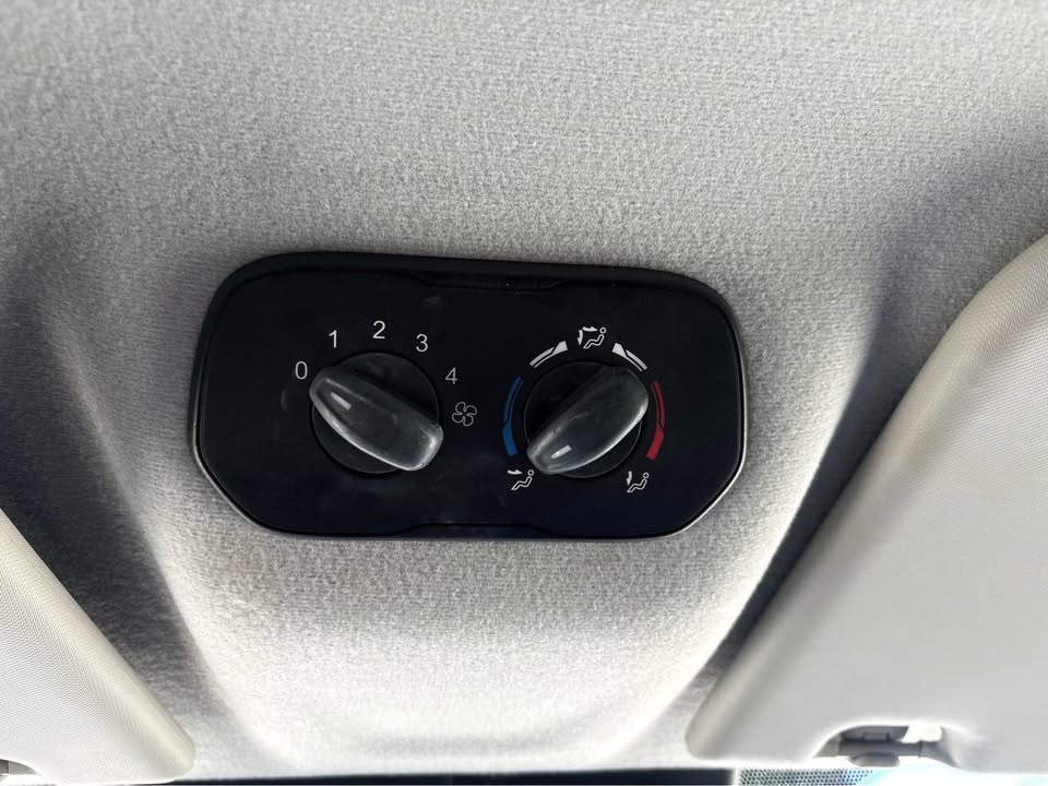 2019 Ford Transit Passenger Van XLT - Photo 13