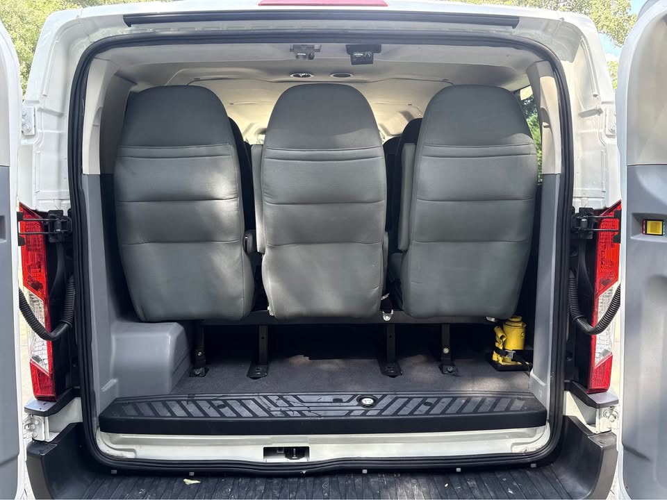 2019 Ford Transit Passenger Van XLT - Photo 18