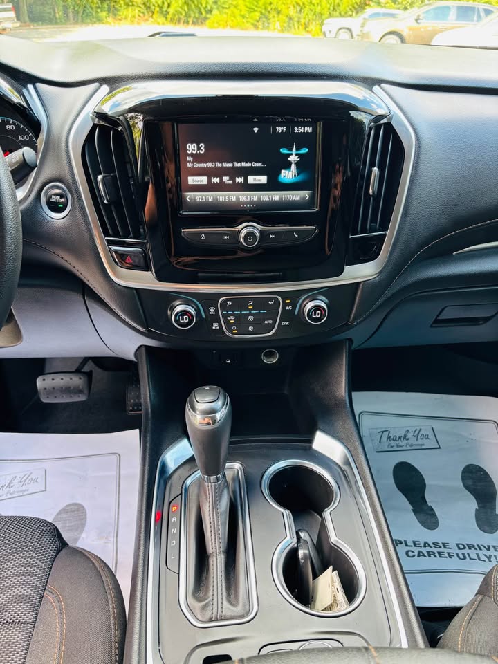 2019 Chevrolet Traverse LS - Photo 10