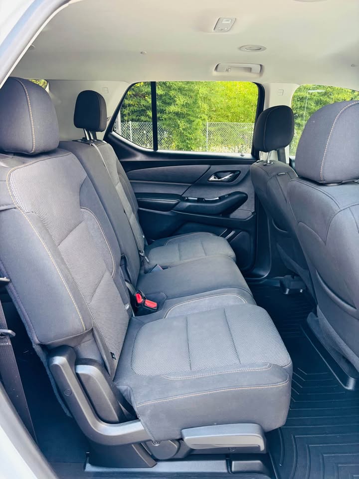 2019 Chevrolet Traverse LS - Photo 16